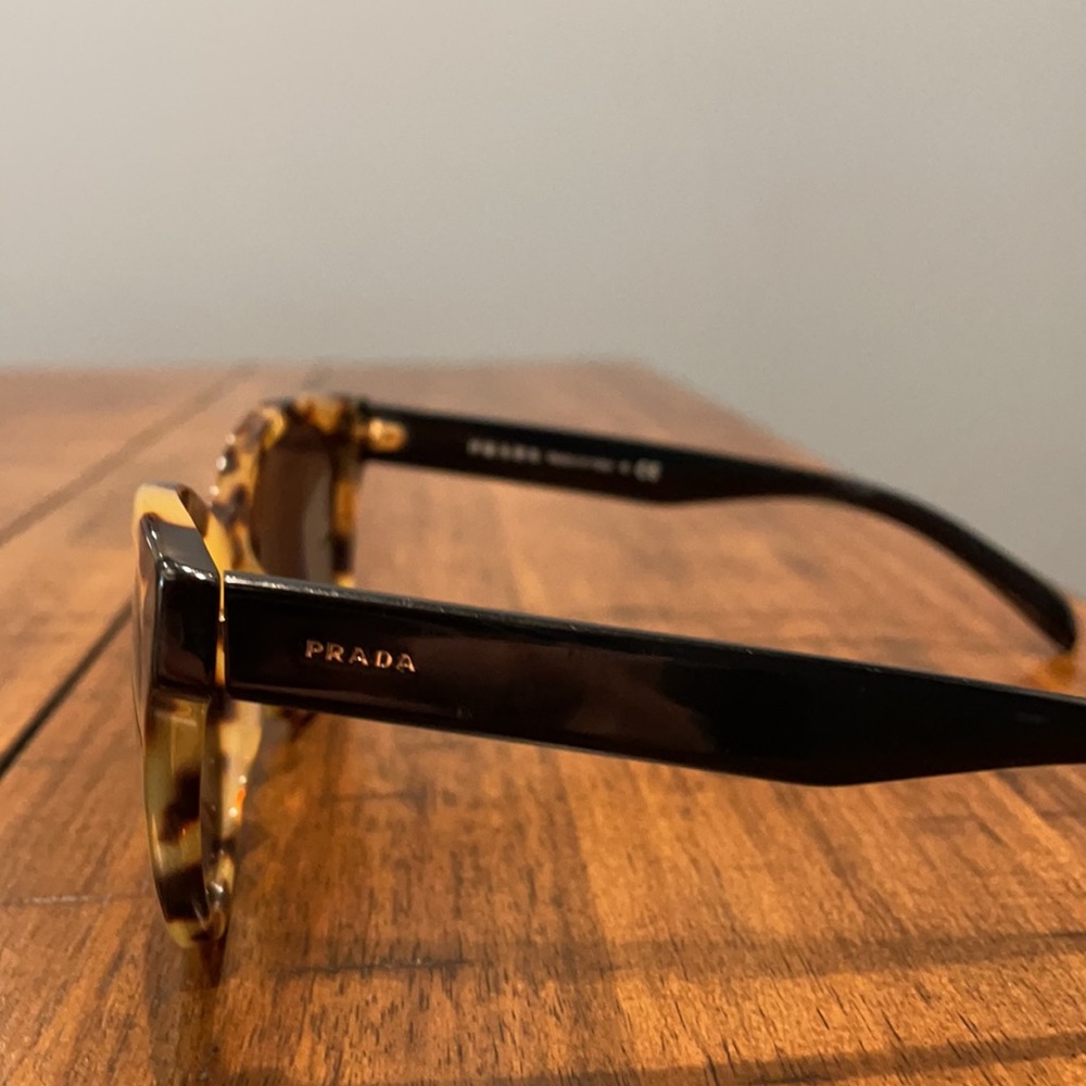 Prada tortoise sunglasses - Picture 3 of 7